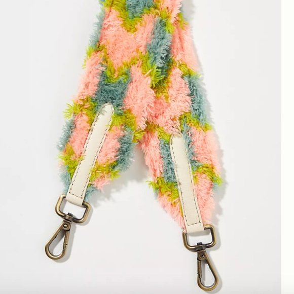 ⭐️ Perrie Fuzzy Furry Pastel Hipster Chic Glam Hippie Modern Classy Bag Strap - Picture 3 of 3